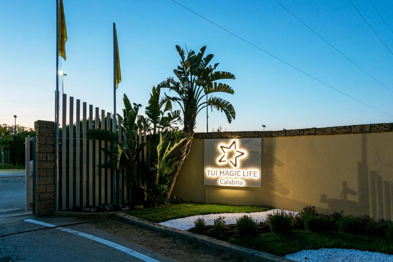Hotel TUI MAGIC LIFE Calabria Pizzo  Exterior foto