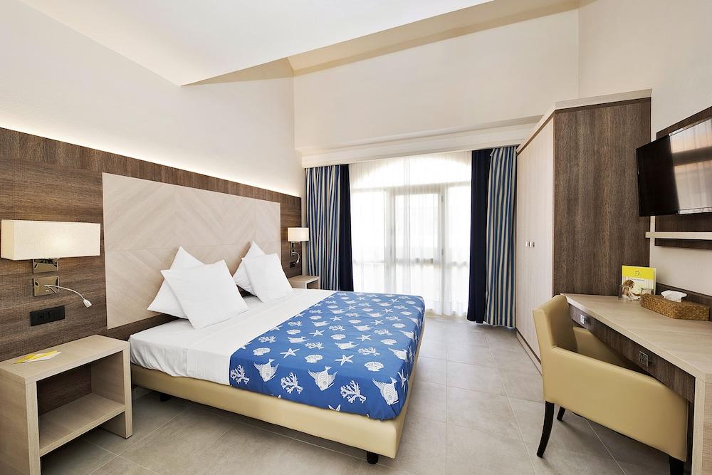 Hotel TUI MAGIC LIFE Calabria Pizzo  Exterior foto