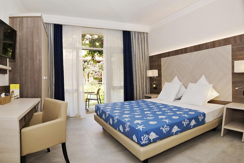 Hotel TUI MAGIC LIFE Calabria Pizzo  Exterior foto